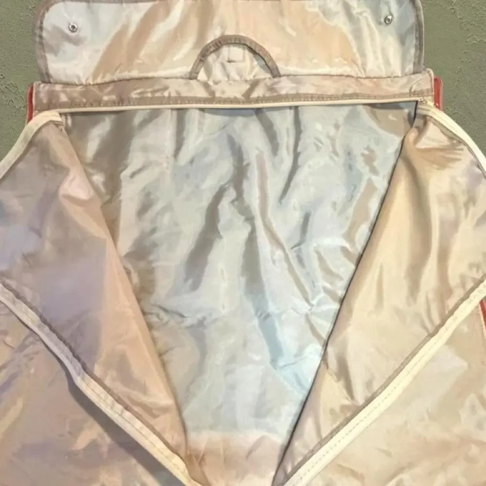 Luschy convertible garment